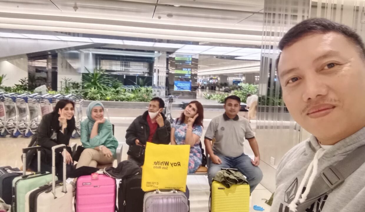 Tour Luar Negeri Top 10 Marketing Ray White Solo Raya 2022 (15)