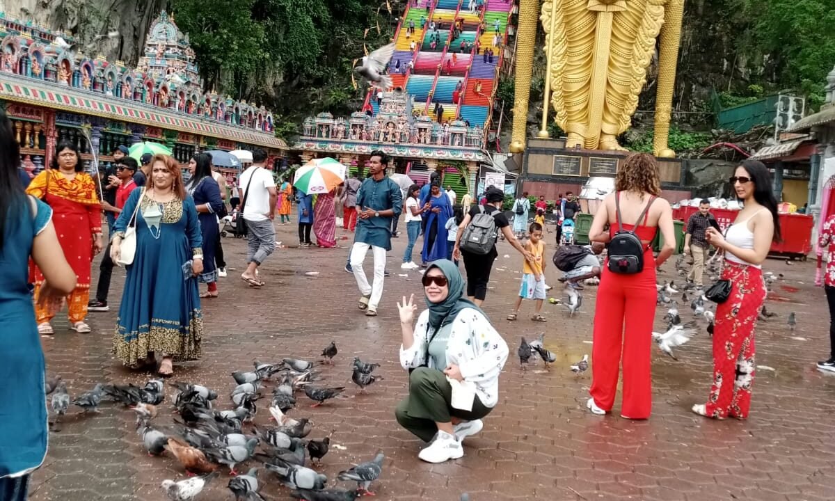 Tour Luar Negeri Top 10 Marketing Ray White Solo Raya 2022 (32)