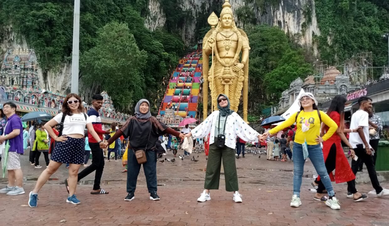 Tour Luar Negeri Top 10 Marketing Ray White Solo Raya 2022 (36)
