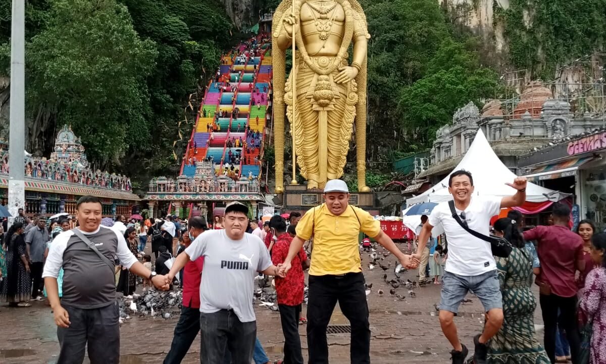 Tour Luar Negeri Top 10 Marketing Ray White Solo Raya 2022 (37)