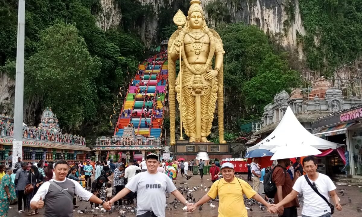 Tour Luar Negeri Top 10 Marketing Ray White Solo Raya 2022 (39)