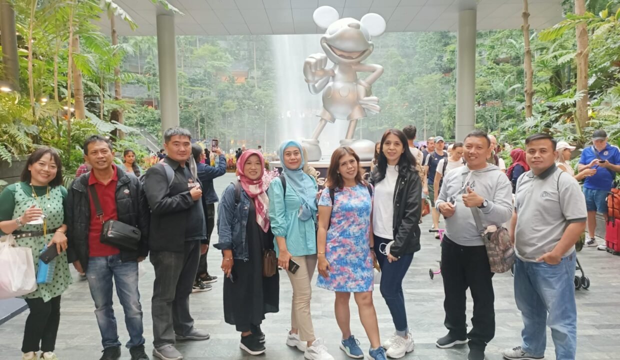 Tour Luar Negeri Top 10 Marketing Ray White Solo Raya 2022 (4)