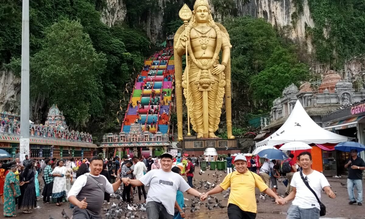 Tour Luar Negeri Top 10 Marketing Ray White Solo Raya 2022 (40)