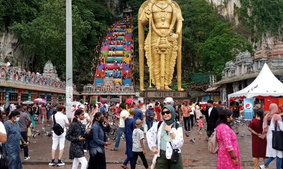 Tour Luar Negeri Top 10 Marketing Ray White Solo Raya 2022 (45)
