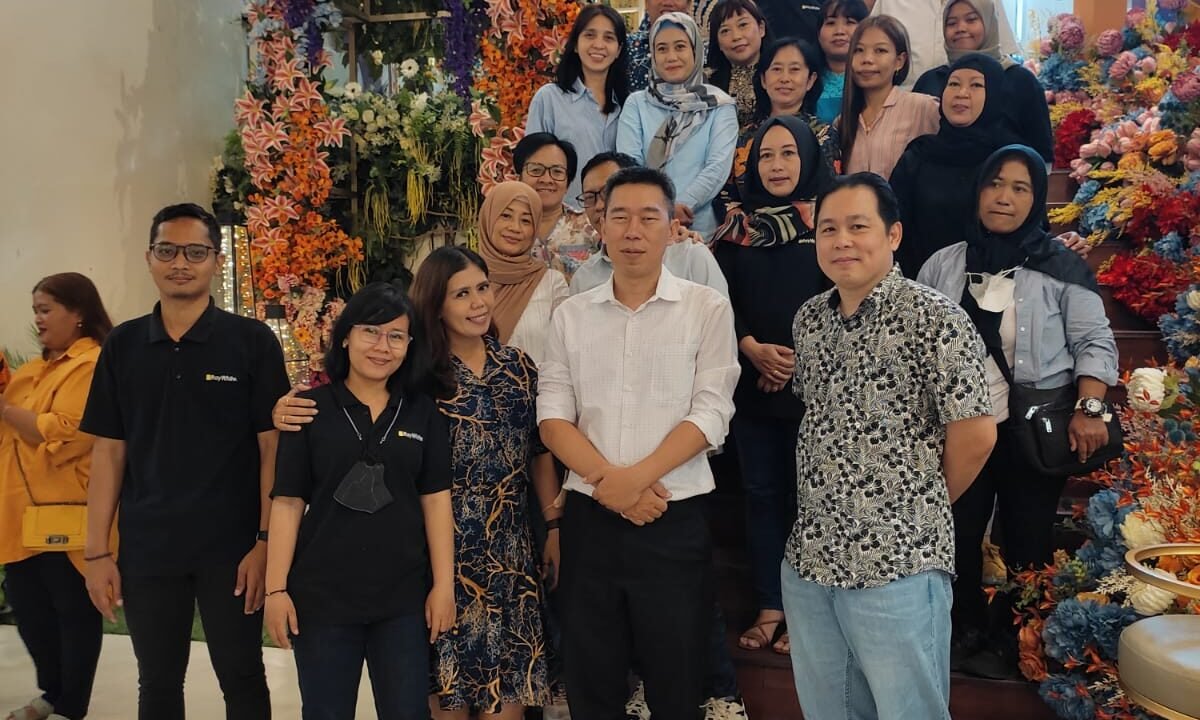 Anniversary 8 Tahun Ray White Solo Raya