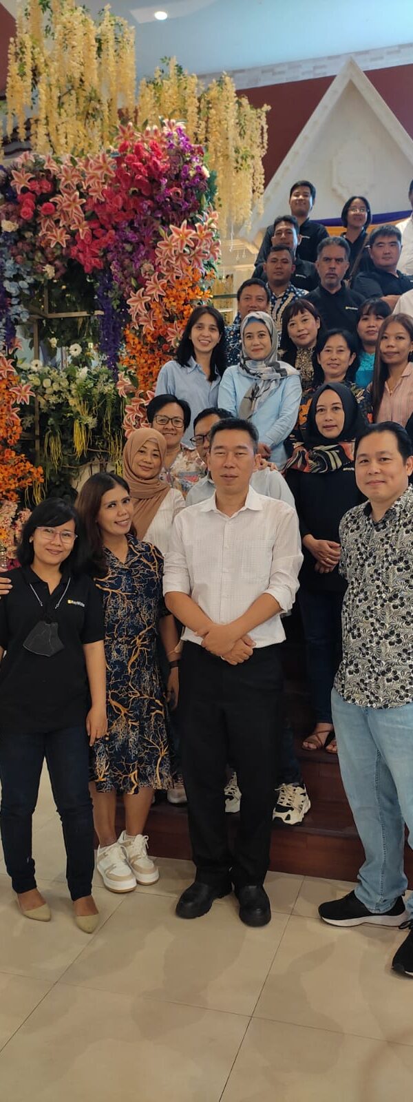 Anniversary 8 Tahun Ray White Solo Raya