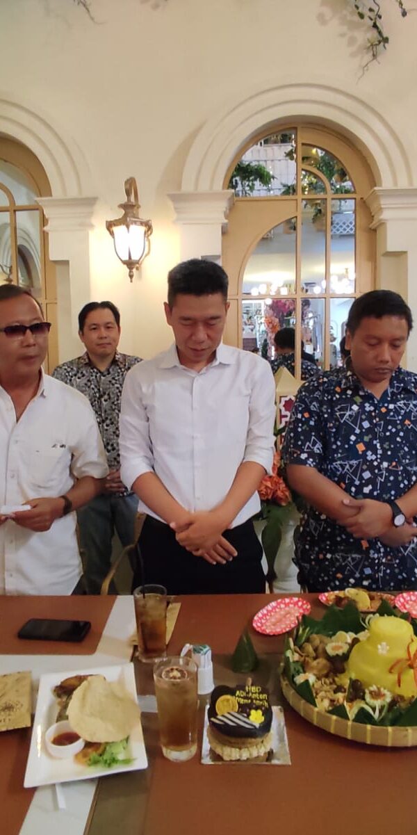 Anniversary 8 Tahun Ray White Solo Raya