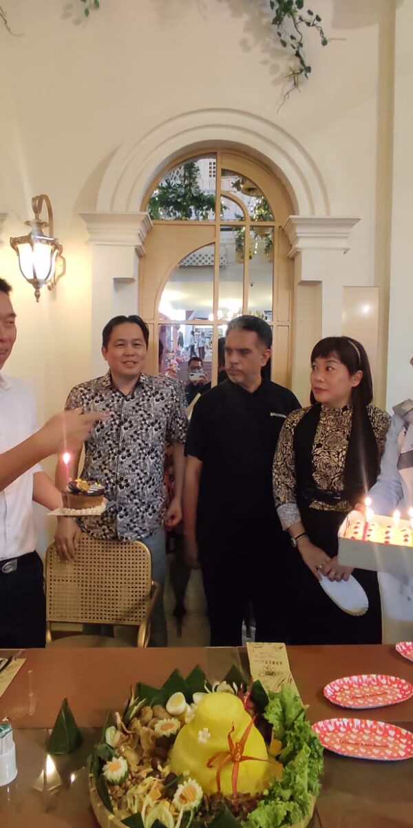 Anniversary 8 Tahun Ray White Solo Raya