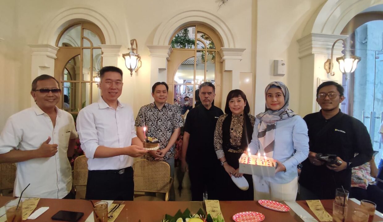 Anniversary 8 Tahun Ray White Solo Raya