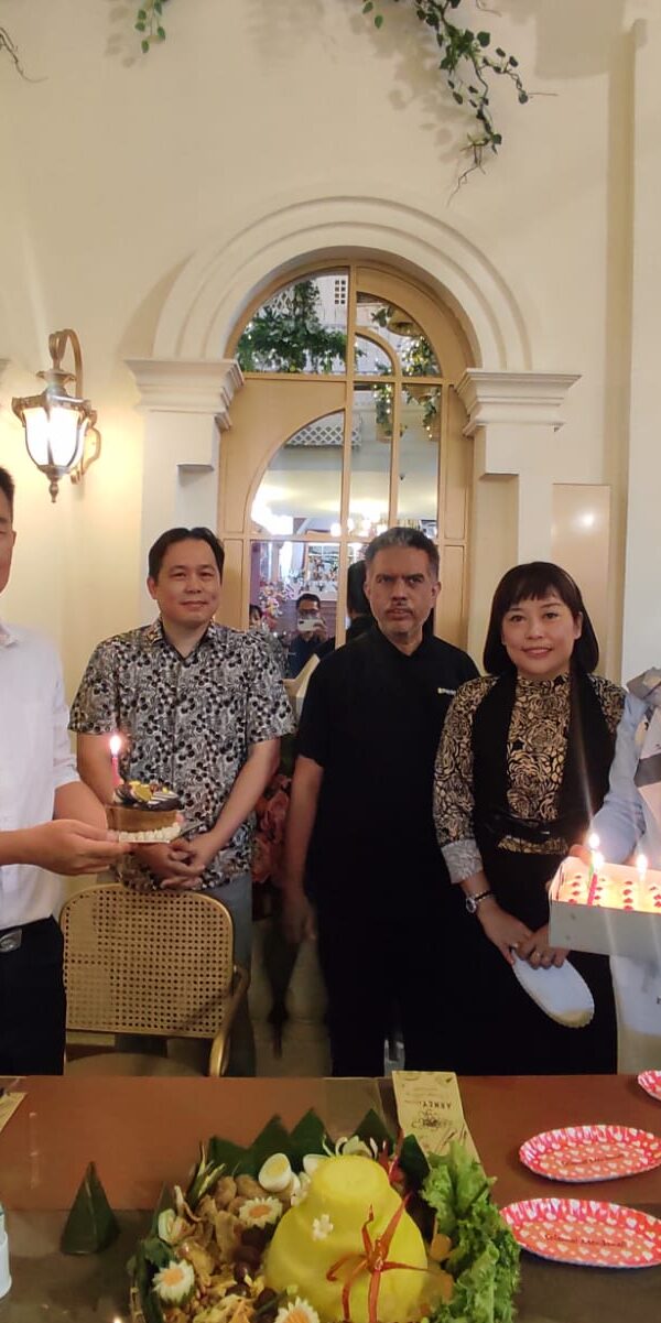 Anniversary 8 Tahun Ray White Solo Raya