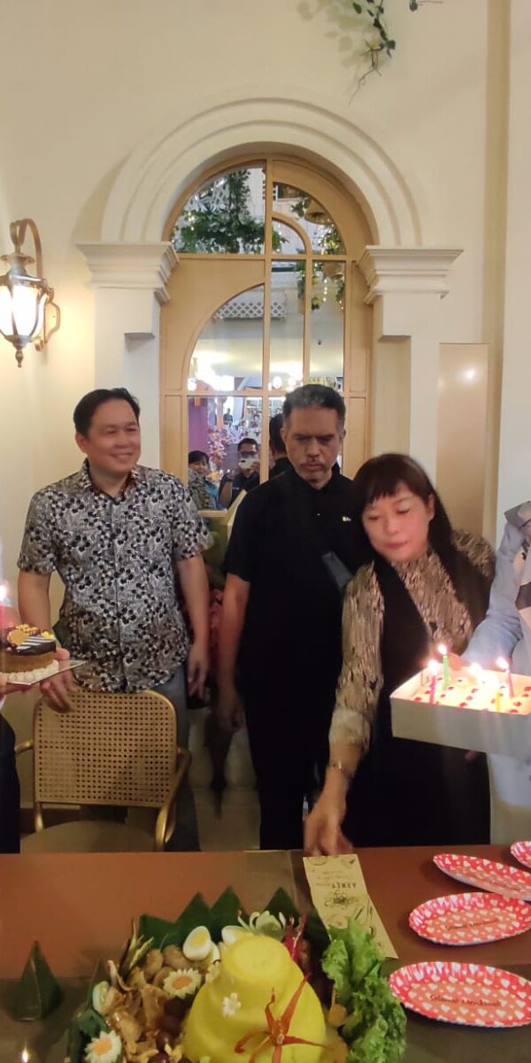 Anniversary 8 Tahun Ray White Solo Raya