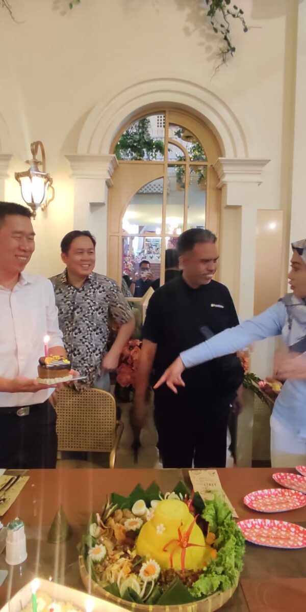 Anniversary 8 Tahun Ray White Solo Raya