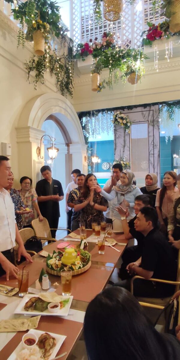 Anniversary 8 Tahun Ray White Solo Raya
