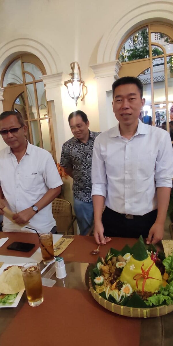 Anniversary 8 Tahun Ray White Solo Raya