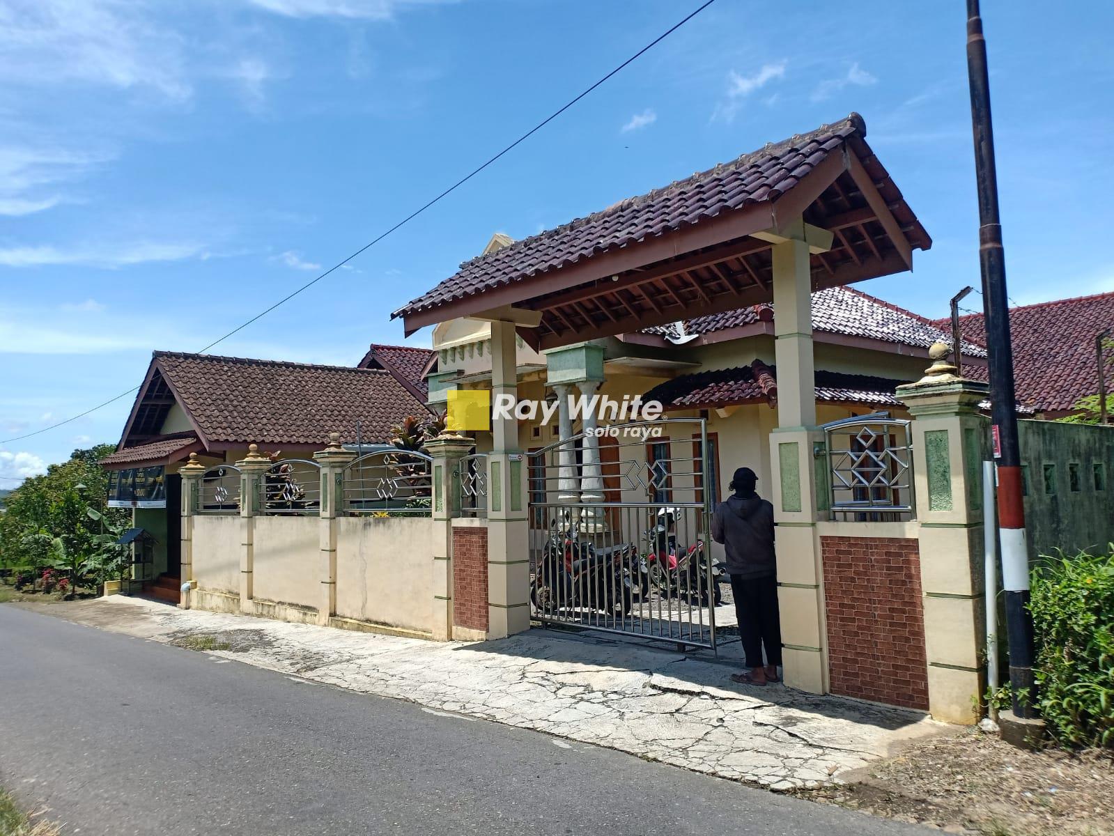 Dijual Villa Karangpandan, Karanganyar