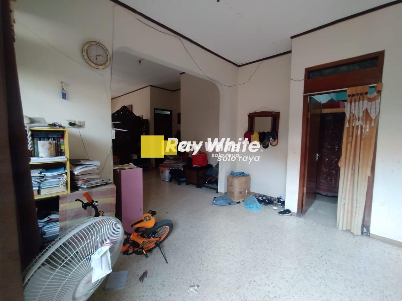 Rumah Jl Manggis, Jajar