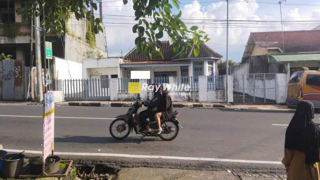 Dijual Rumah Classic Strategis di Jl. Imam Bonjol, Salatiga