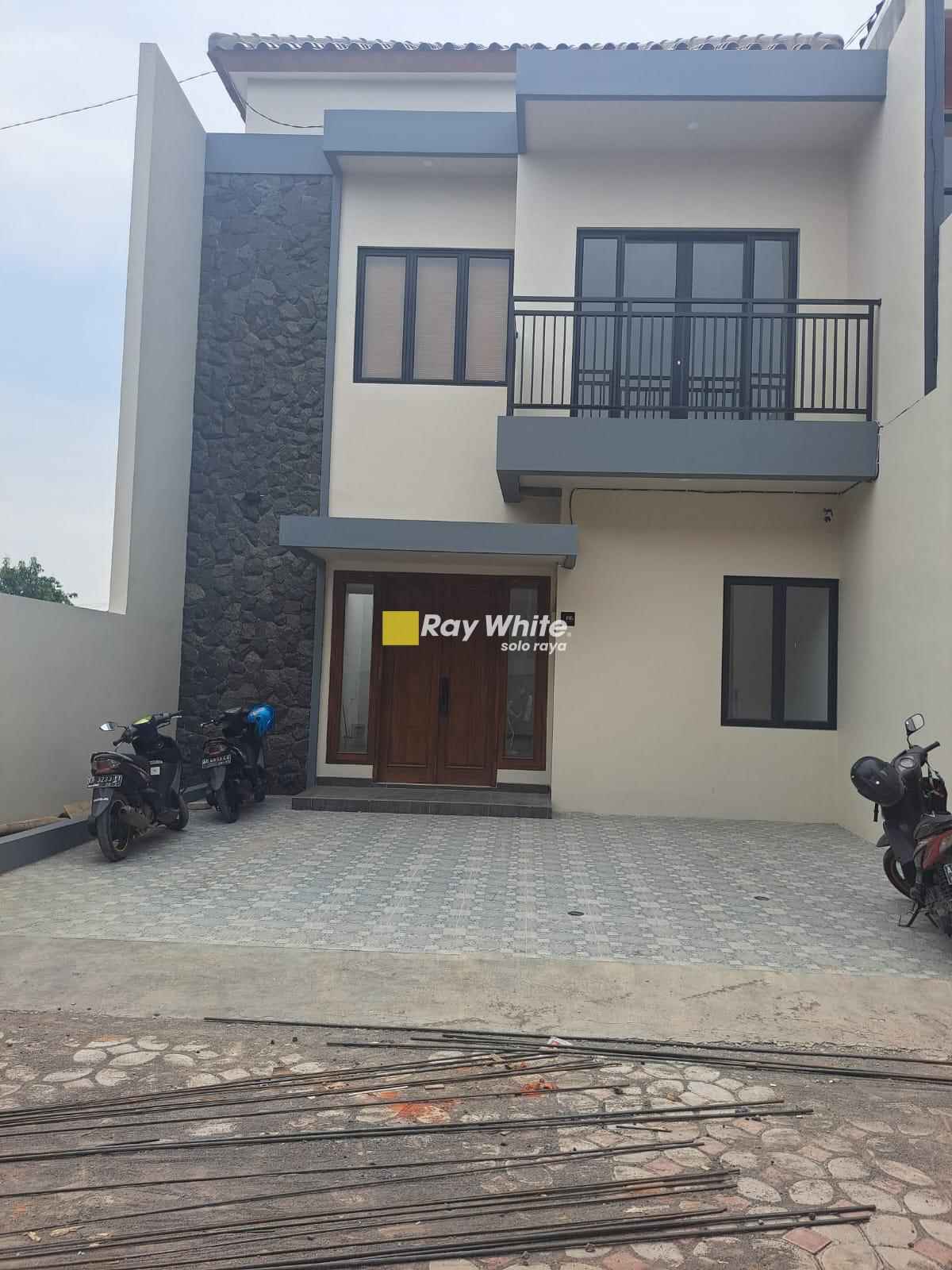 Dijual Rumah 2 Lantai baru Bangun di Gedangan, Solo Baru