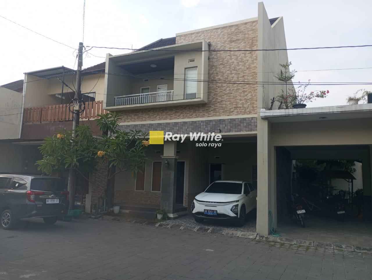 Dijual Rumah 2 Lantai Full Perabot di Makamhaji, Kartasura