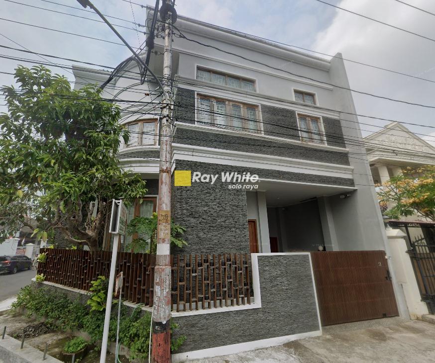 Dijual Rumah 2,5 Lantai dekat Rs. Kasih Ibu Purwosari, Solo