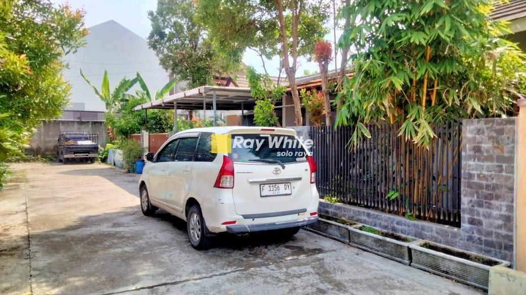 Dijual Rumah di Perumahan Gumpang Semi Furnished